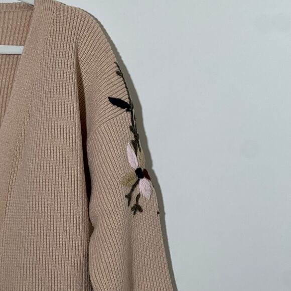 Strut & Bolt Knitted Embroidered Floral Open Front Cardigan Tan Womens Size XL - Picture 3 of 7